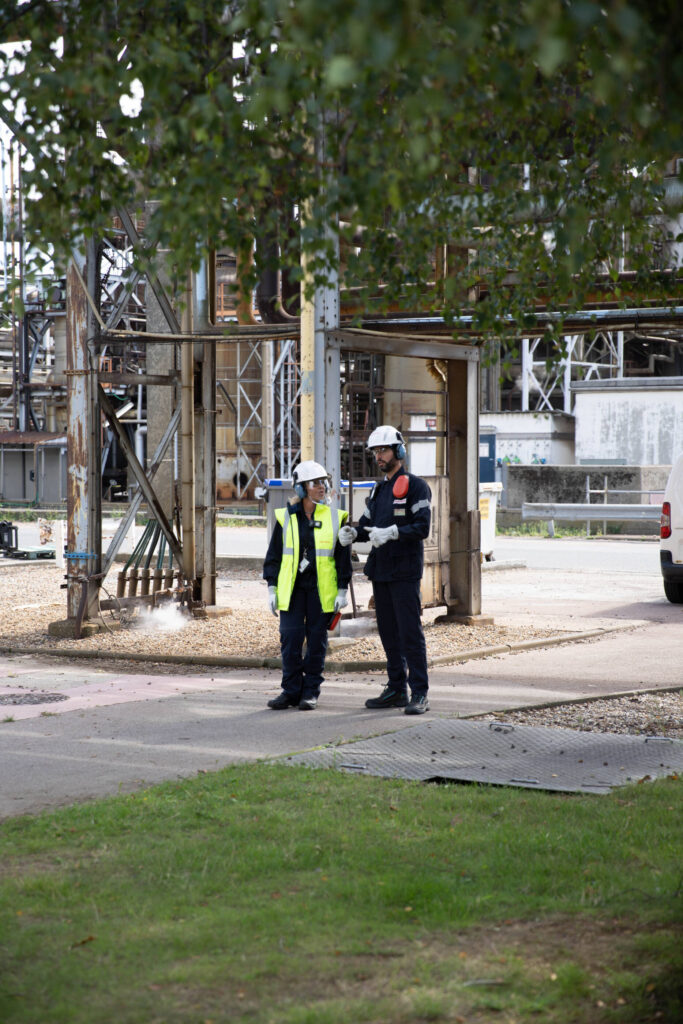 homme et femme chantier